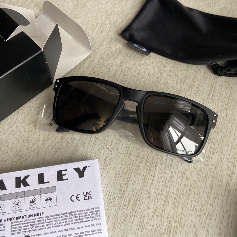 Prizm Oakley sunglasses 🕶️ - Picture 3 of 6